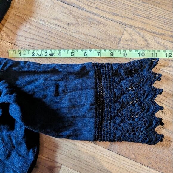 American Eagle Black Boho Crochet Lace Trim Button Down Peasant Top M/M - Picture 8 of 9